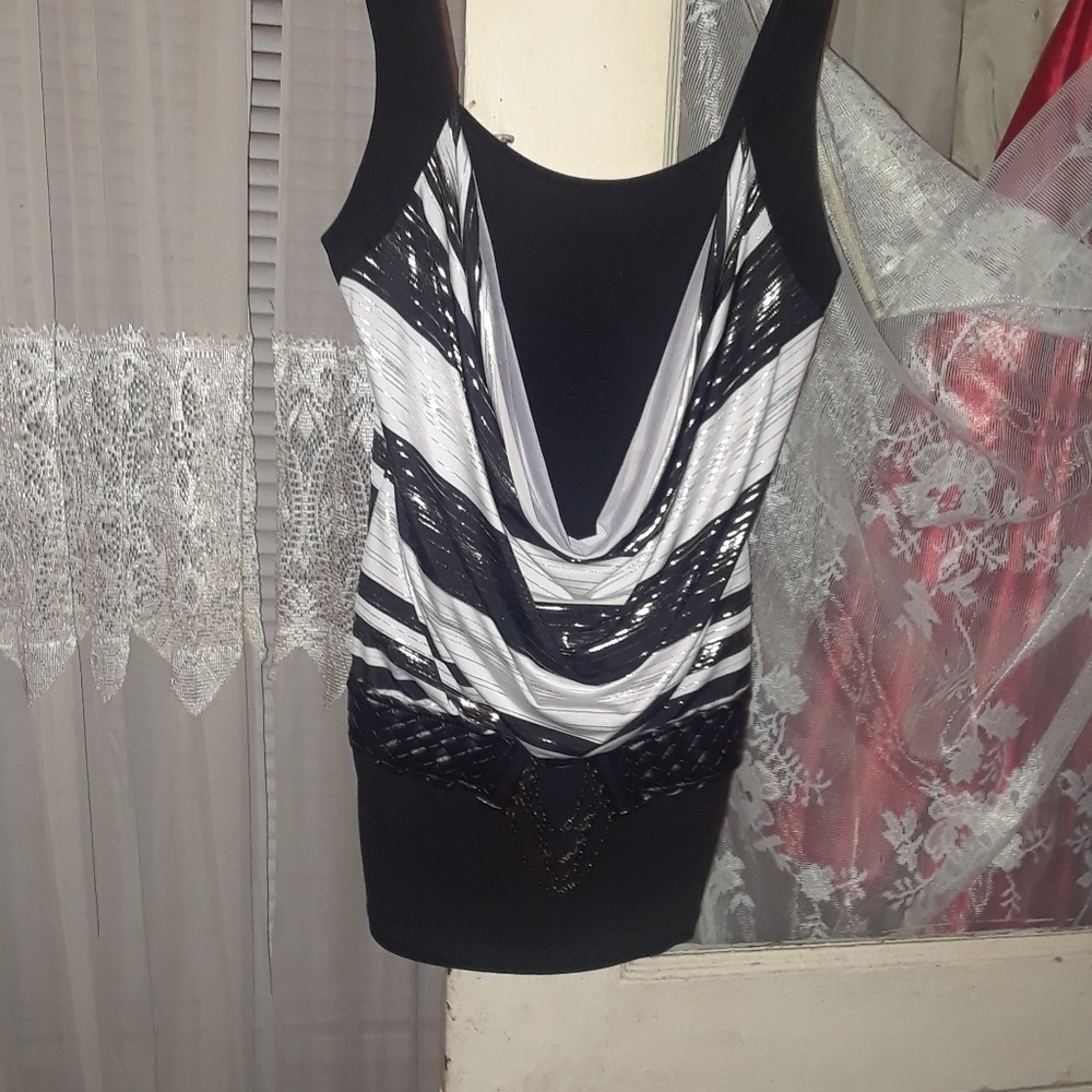 * New dressy lady's top., size medium